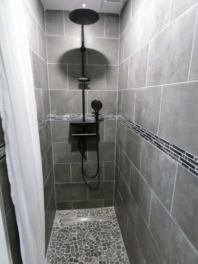 Proche Lac Du Salagou, Chambre Agreable Avec Salle D'Eau Et Wc Prive Lacoste  Buitenkant foto